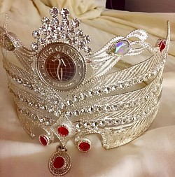 Miss Globe CROWN (Founded: 1925)